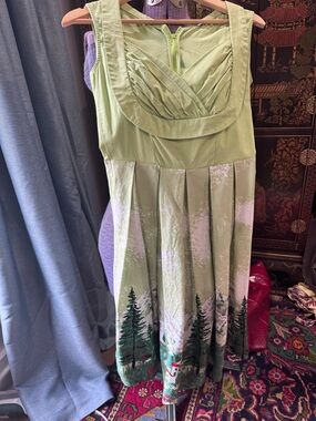 Green Sleeveless Forest Print Fit-and-Flare Dress- vintage spring dress